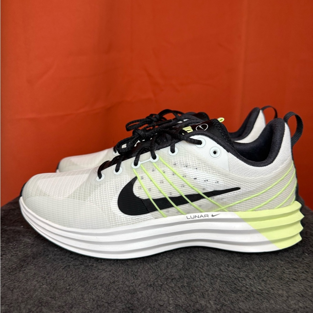 Nike Men’s Lunar Roam